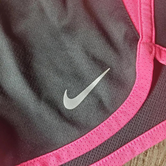 Nike Dri-Fit Women's Black and Pink Running Shorts Size Medium - Picture 7 of 15